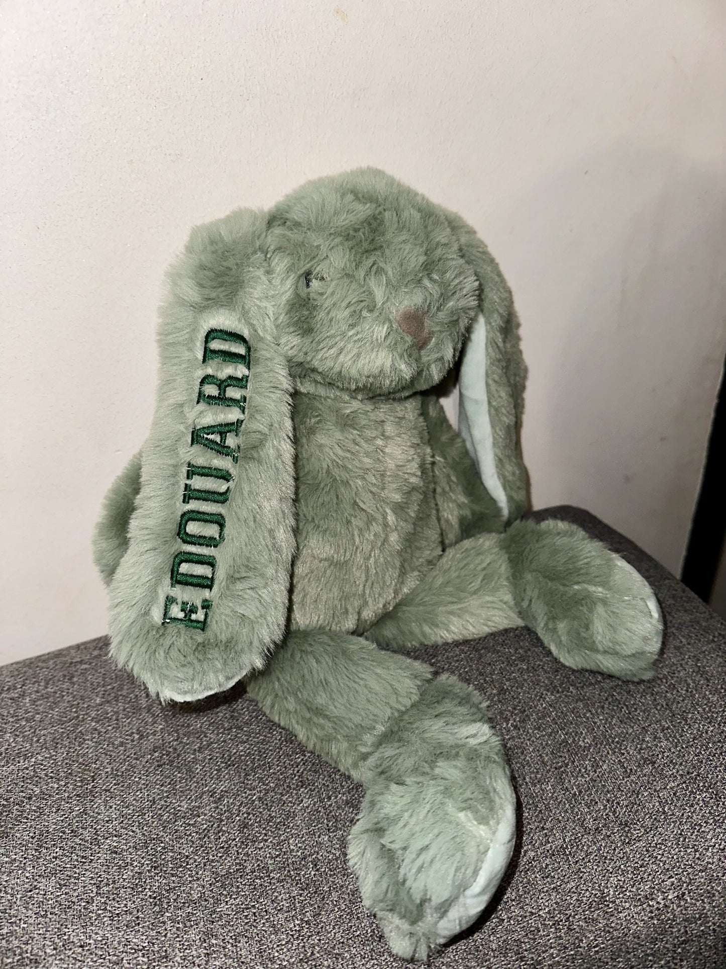 Doudou lapin personnalisé – Brodé ou Floqué