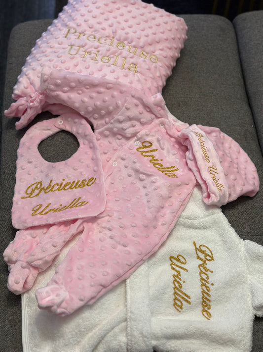 ✨ Box Essentiel H. – Coffret Bébé Personnalisé (Couverture, Peignoir, Ensemble 4/5 pièces)